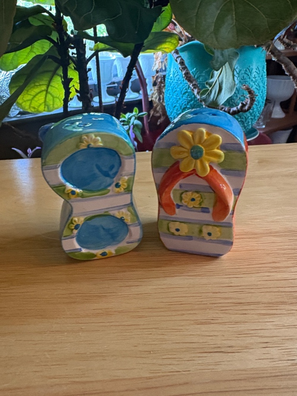 Summer time Salt & Pepper shakers. Tiki luau picnic theme